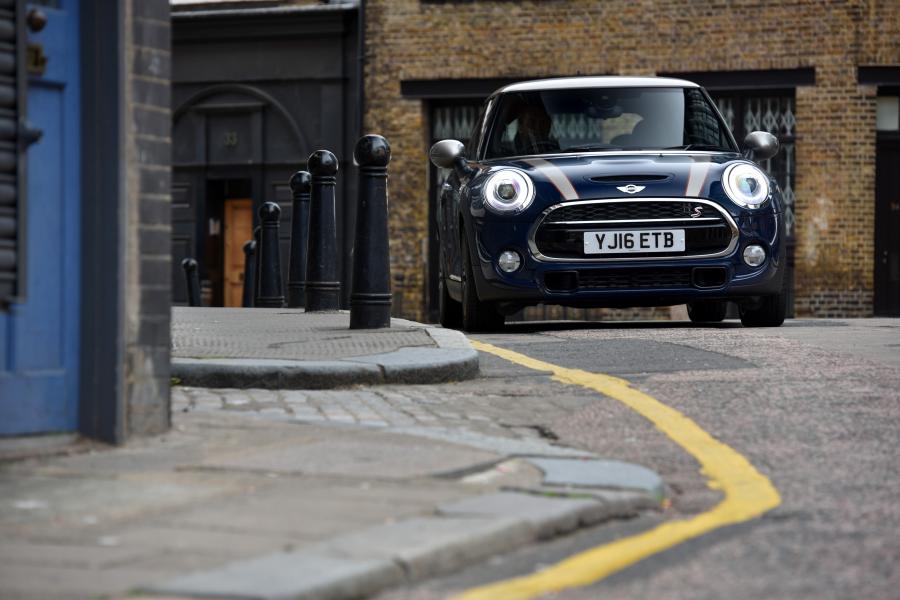  Mini Cooper S Seven 2016 года  (UK) (фото 10 из 30)